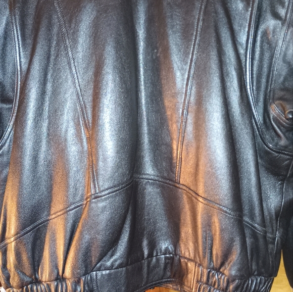 This a large man's Wilson leather jacket - Picture 4 of 4